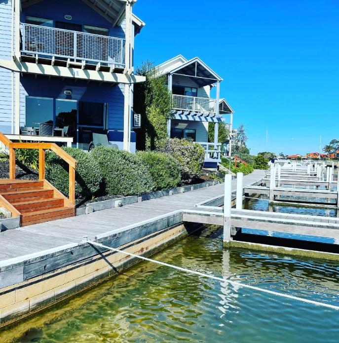 Captains Cove Waterfront Apartment overlooking a private jetties