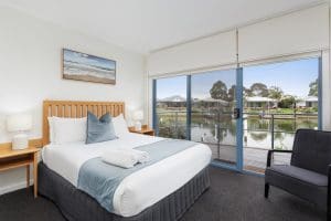 Accessible Apartment - Master Queen Bedroom